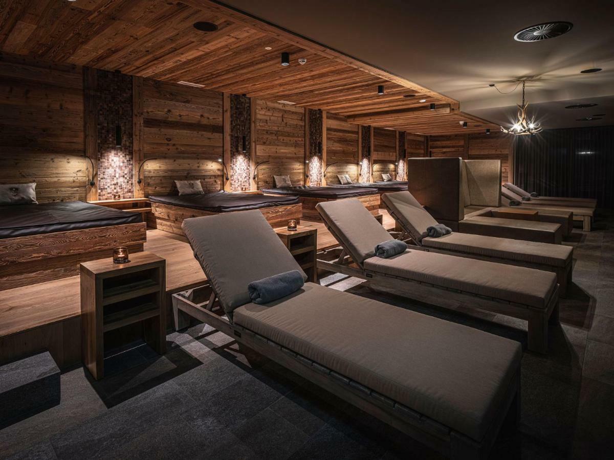 Alpenparks Hotel & Apartment Arlberg Warth Mit Pool Exterior foto